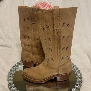 Frye Cowgirl Austin Tooled Flower Inlay Tan Leather Heeled Boots